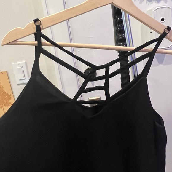 Style Loft Adjustable Tank Top - Picture 3 of 6